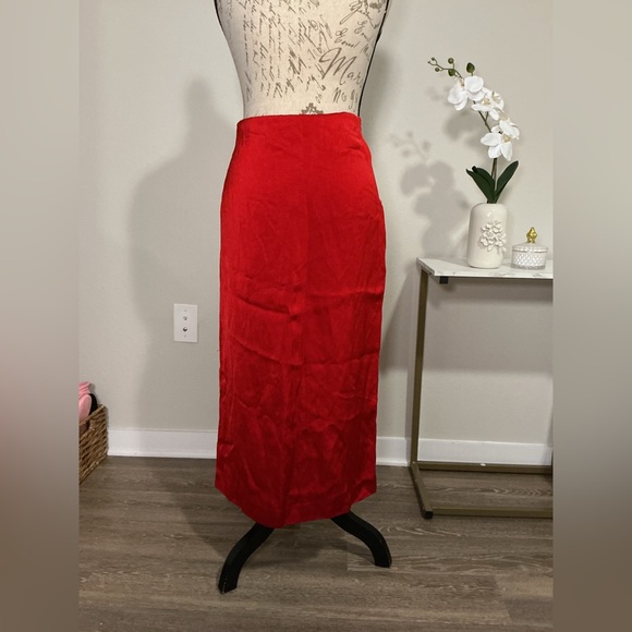 Zara Elegant Red Women's Skirt - Picture 2 of 10